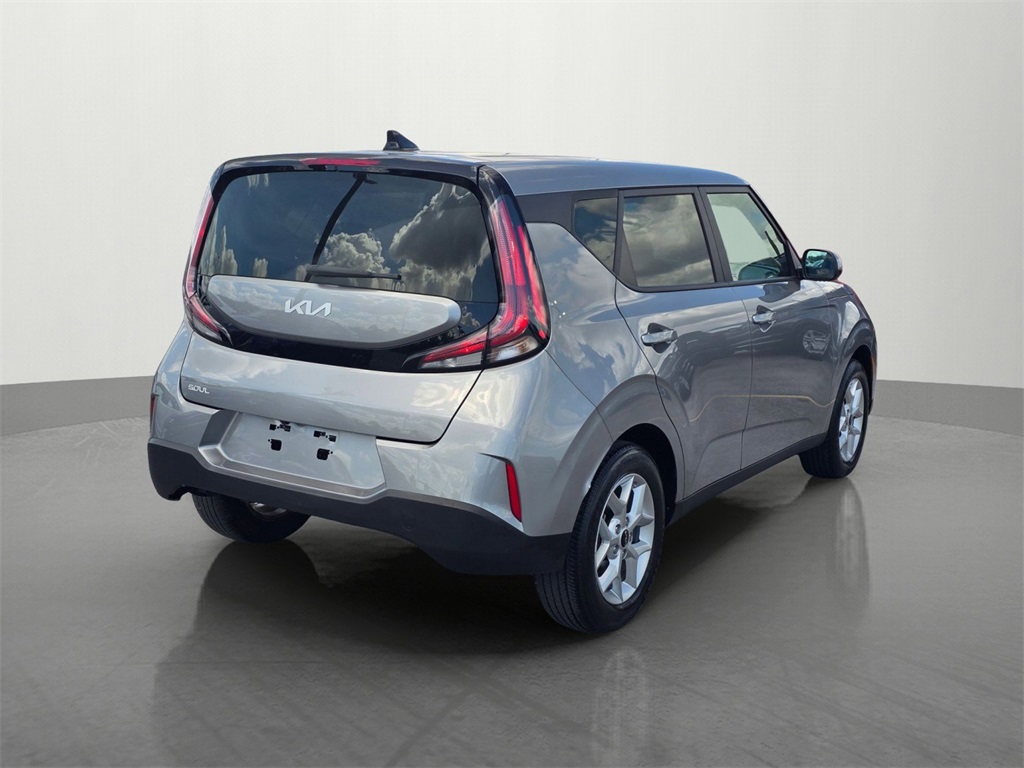2024 Kia Soul LX photo 4