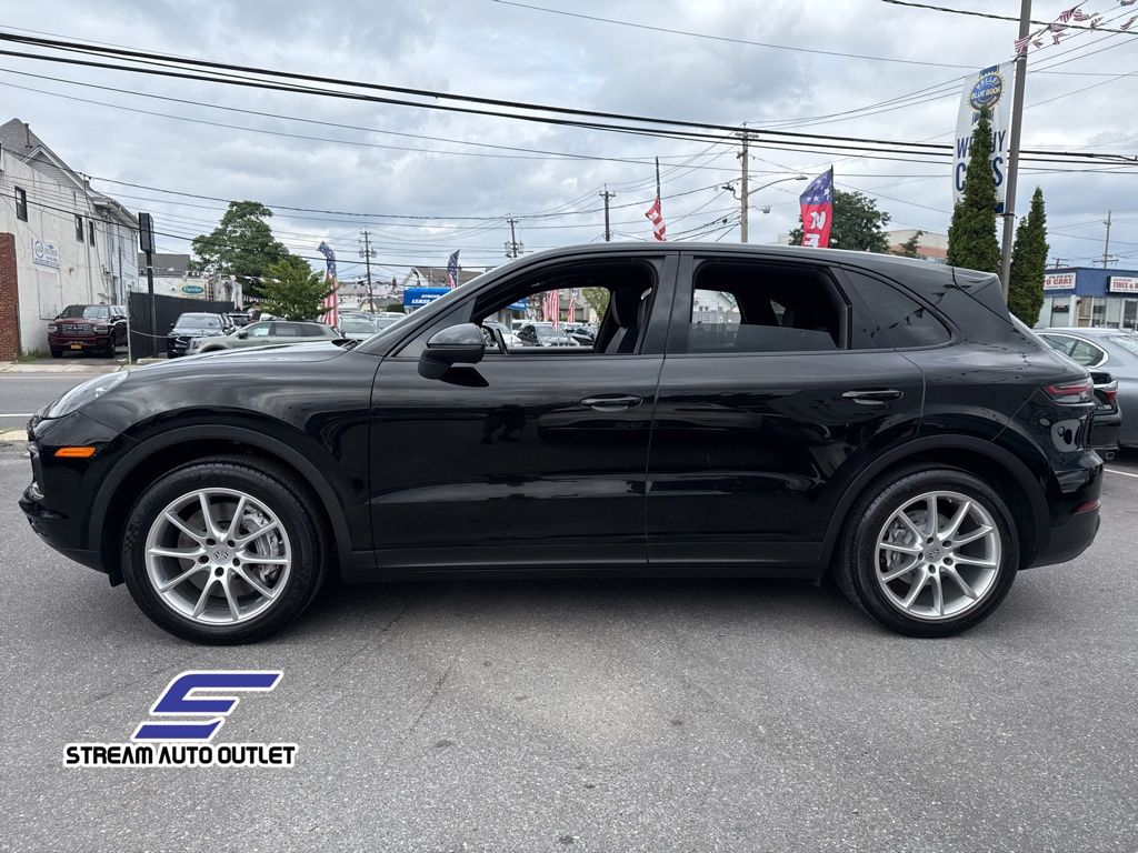 2021 Porsche Cayenne Base photo 4