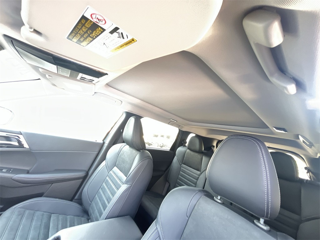 2025 Mitsubishi Outlander SE photo 22