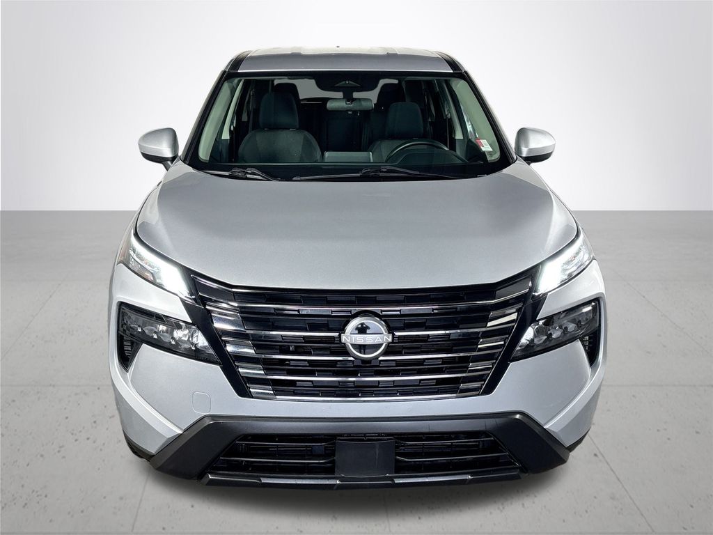 2024 Nissan Rogue SV photo 3