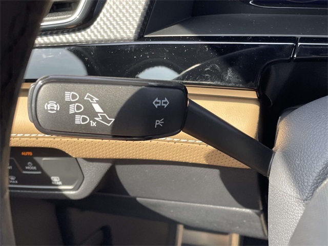 2025 Volkswagen Atlas Cross Sport SEL R-Line photo 32