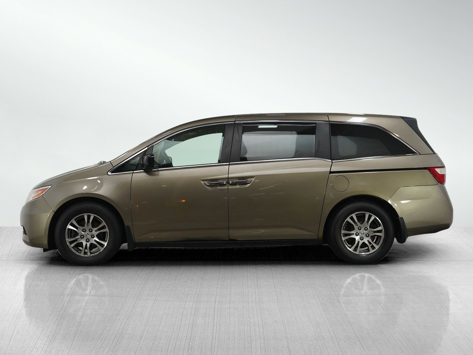 Used 2013 Honda Odyssey EX with VIN 5FNRL5H40DB038855 for sale in Burnsville, Minnesota
