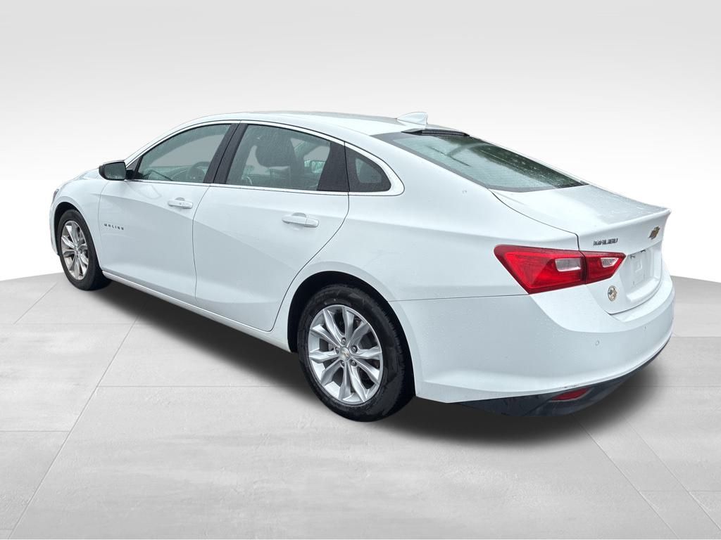 2024 Chevrolet Malibu 1LT photo 3