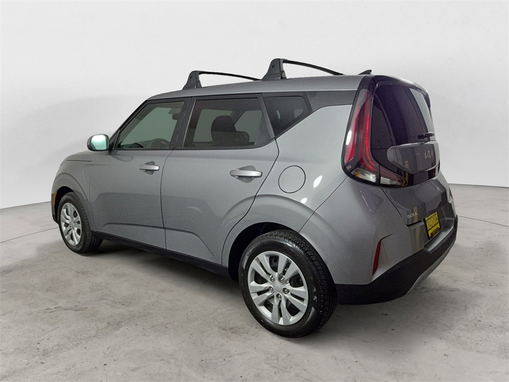 2023 Kia Soul LX photo 2