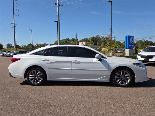 2019 Toyota Avalon XLE photo 4