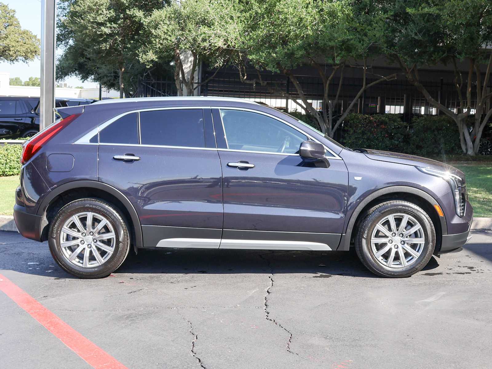 2023 Cadillac XT4 Premium Luxury photo 4