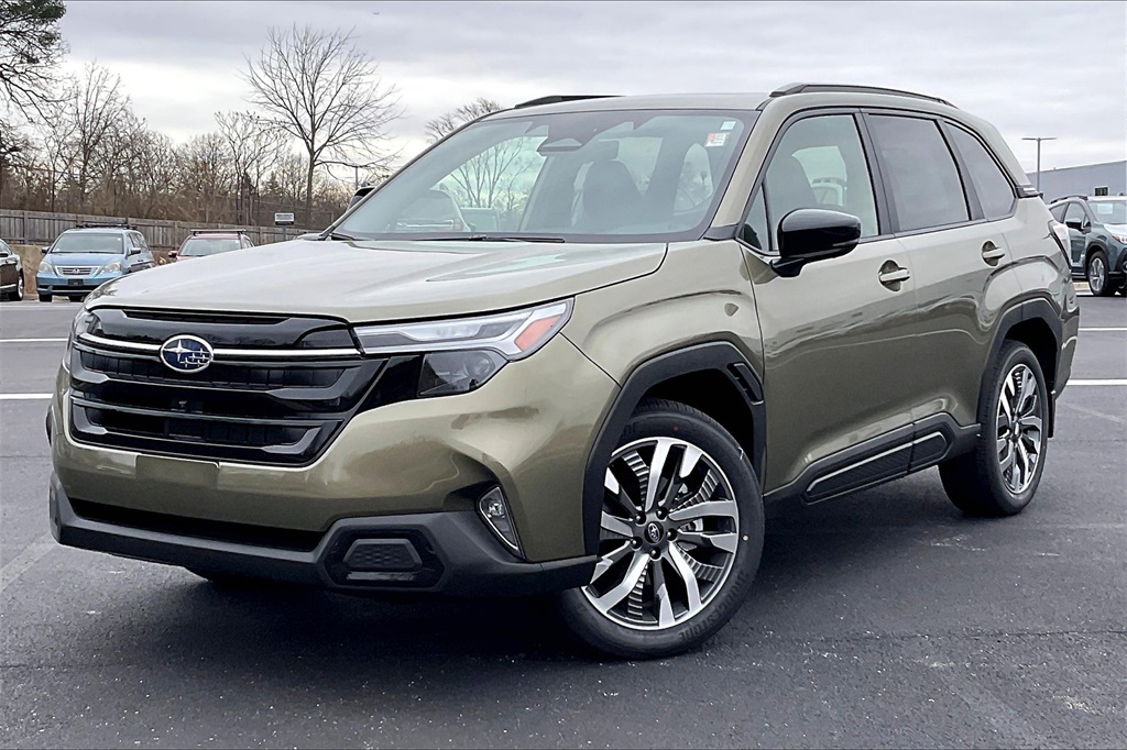 2025 Subaru Forester Touring photo 2