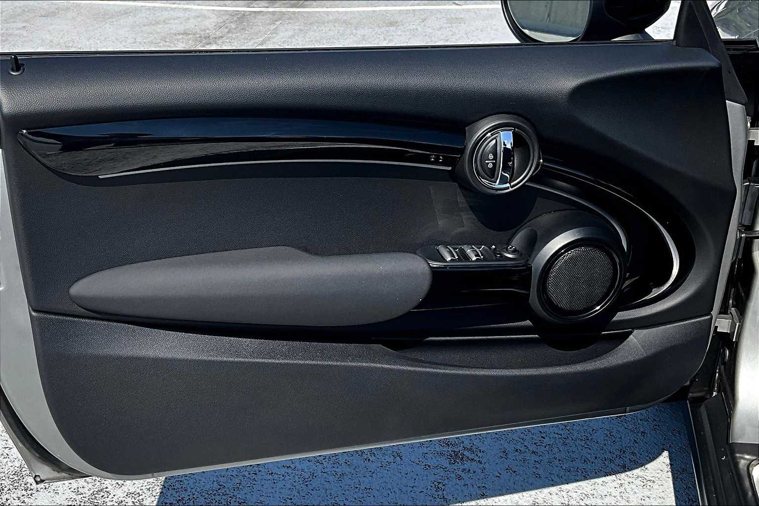 2023 Mini Cooper Convertible photo 18