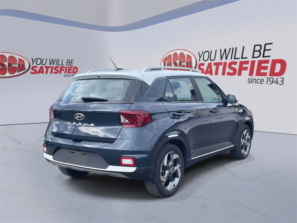 2023 Hyundai Venue Limited photo 2