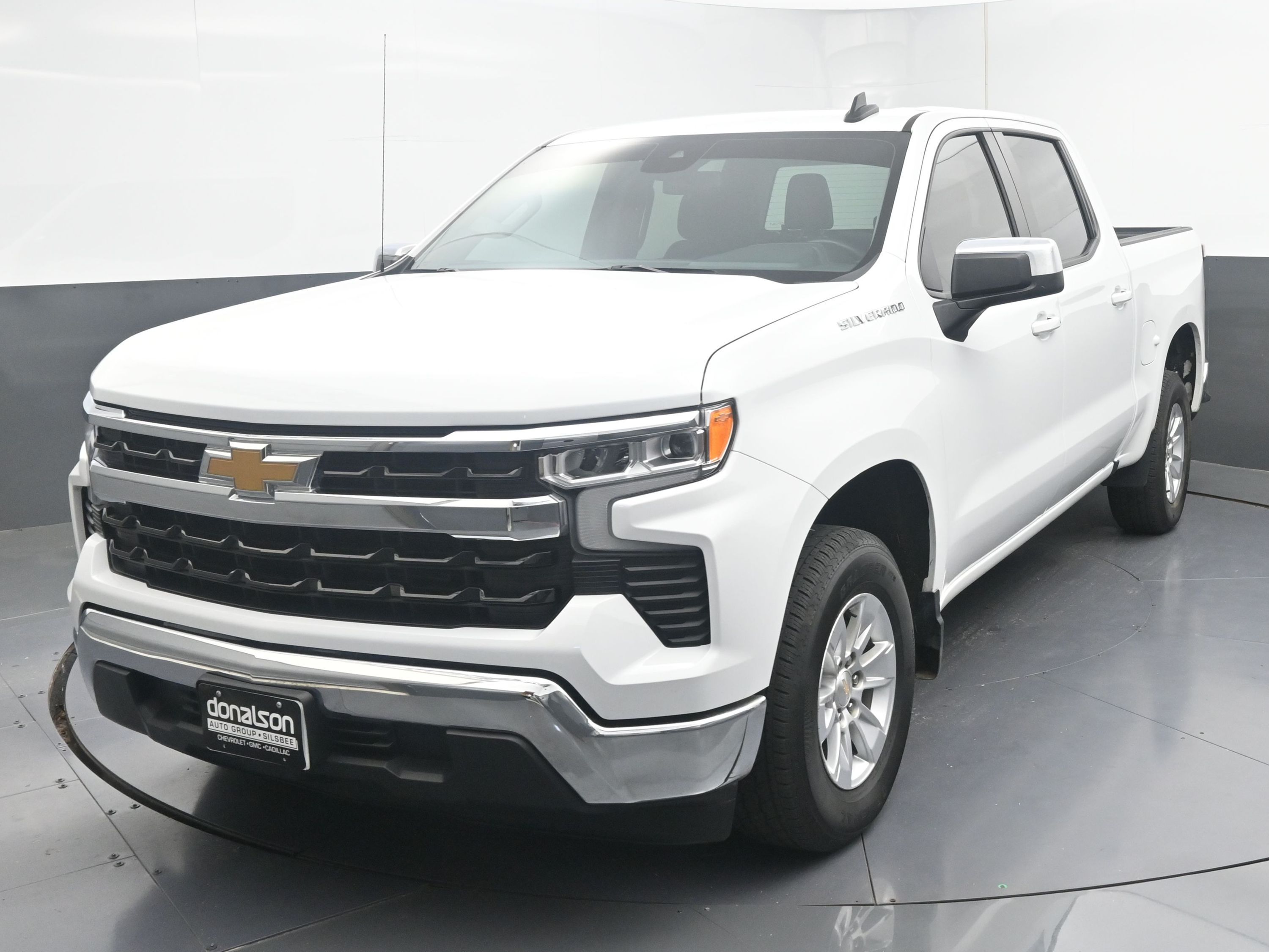 2023 Chevrolet Silverado 1500 LT photo 4