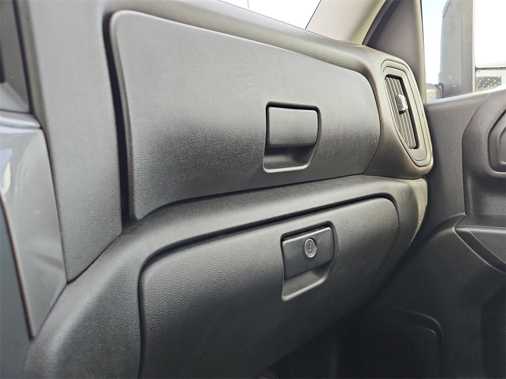 2023 Chevrolet Silverado 2500HD Custom photo 22
