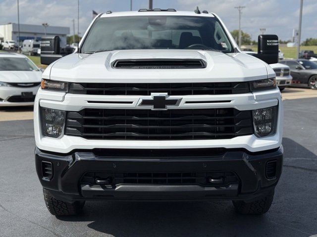 2026 Chevrolet Silverado 2500HD Custom photo 2