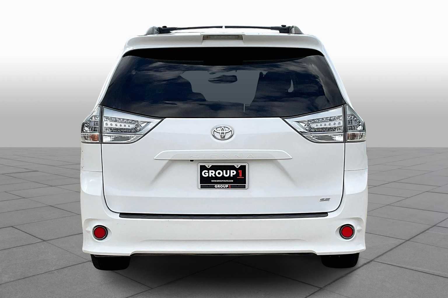 2018 Toyota Sienna SE photo 4