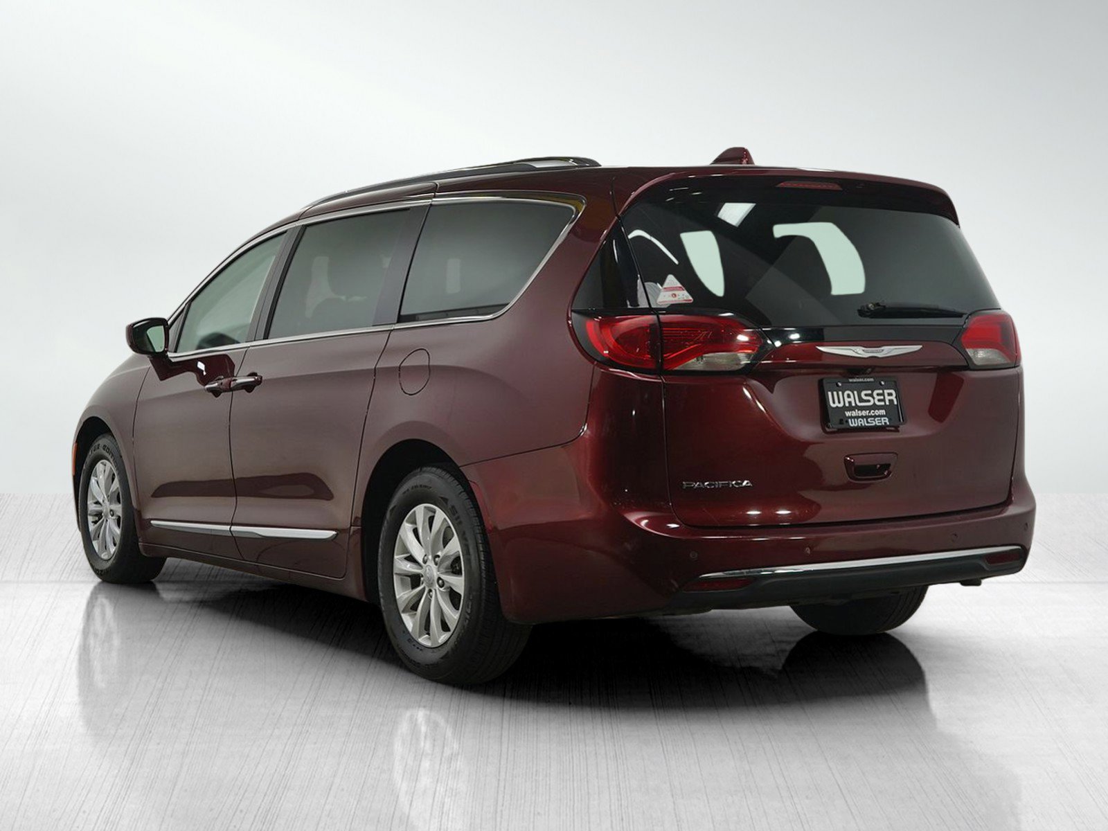 2018 Chrysler Pacifica Touring Plus photo 3