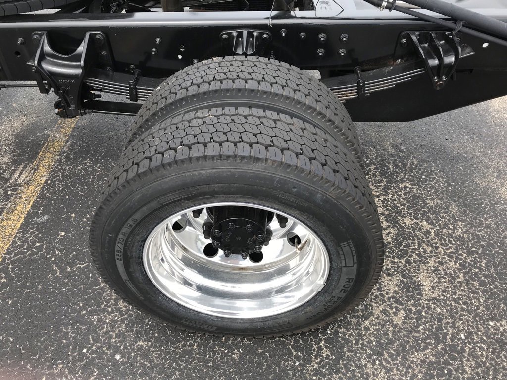 2024 Chevrolet Silverado 5500HD Work Truck photo 3