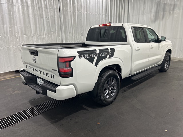 2025 Nissan Frontier Crew Cab SV photo 2
