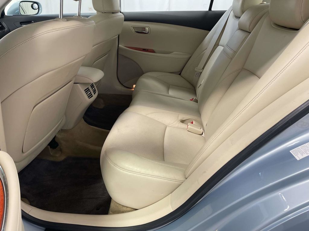 2010 Lexus ES 350 photo 8