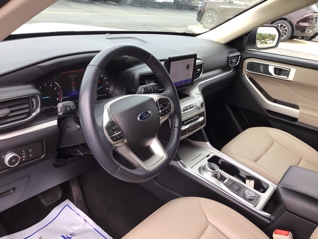 2022 Ford Explorer XLT photo 8