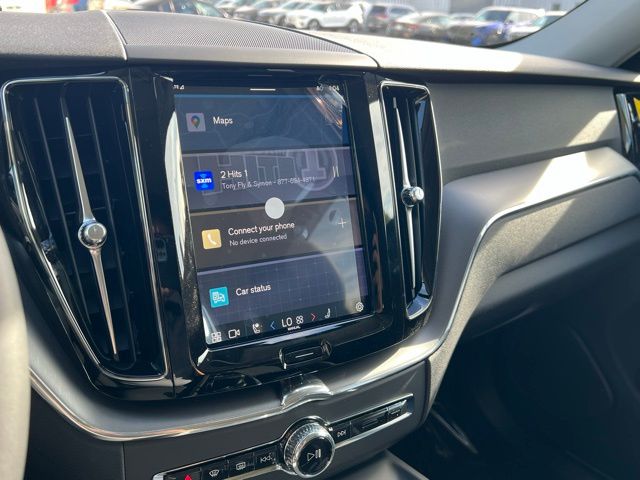 2025 Volvo XC60 B5 Core photo 11