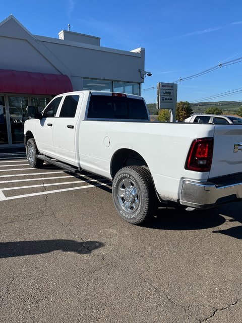 2026 Ram 2500 Tradesman photo 4