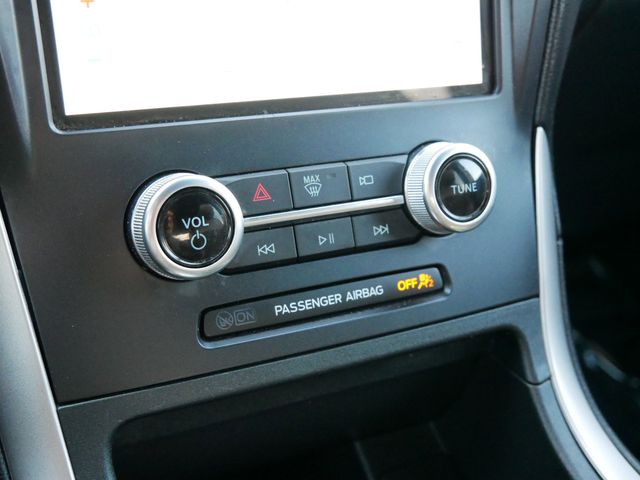 2022 Ford Edge ST photo 8