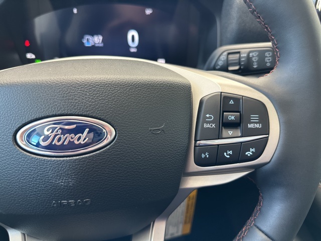 2025 Ford Explorer photo 17