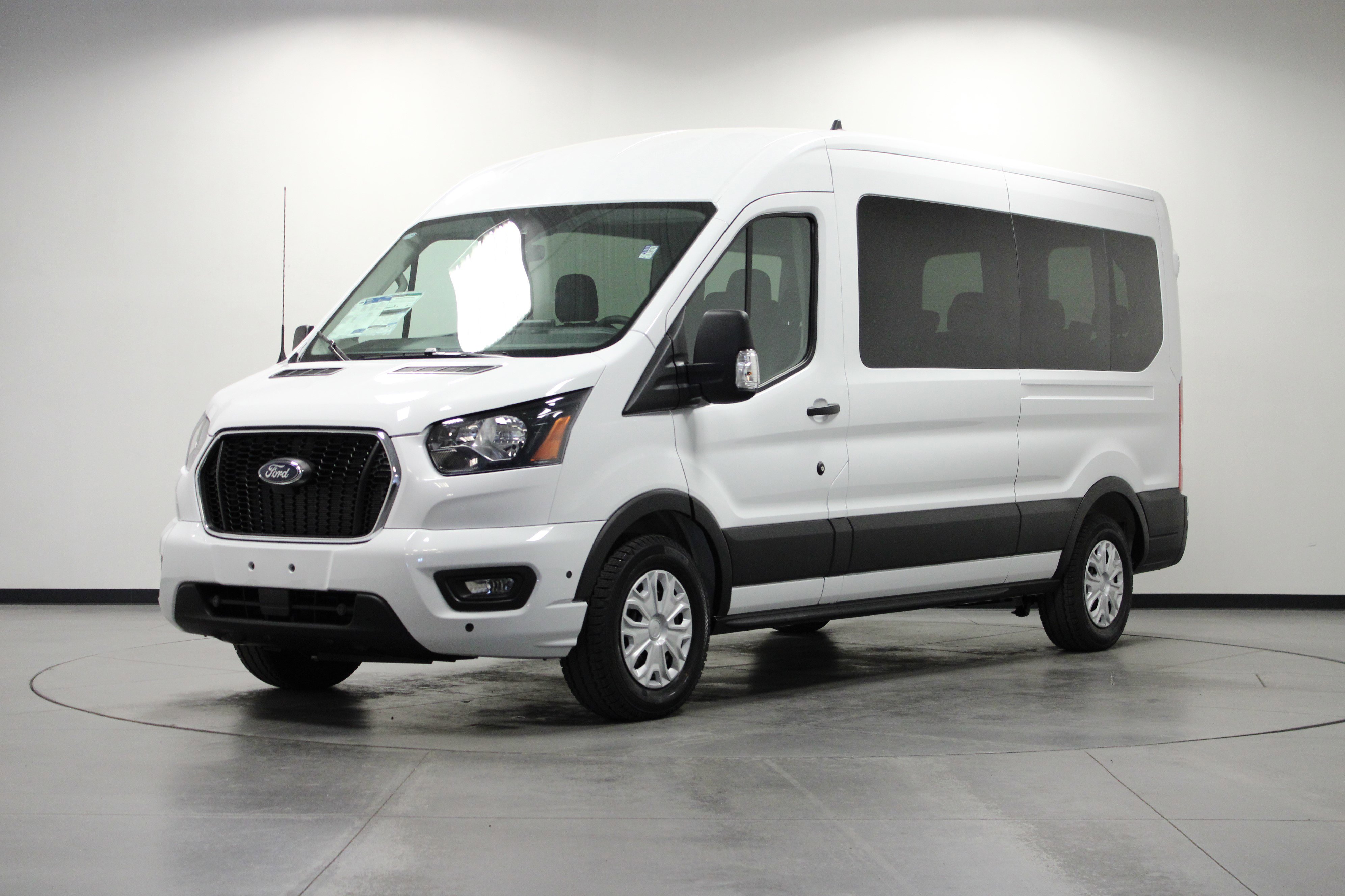2025 Ford Transit photo 4