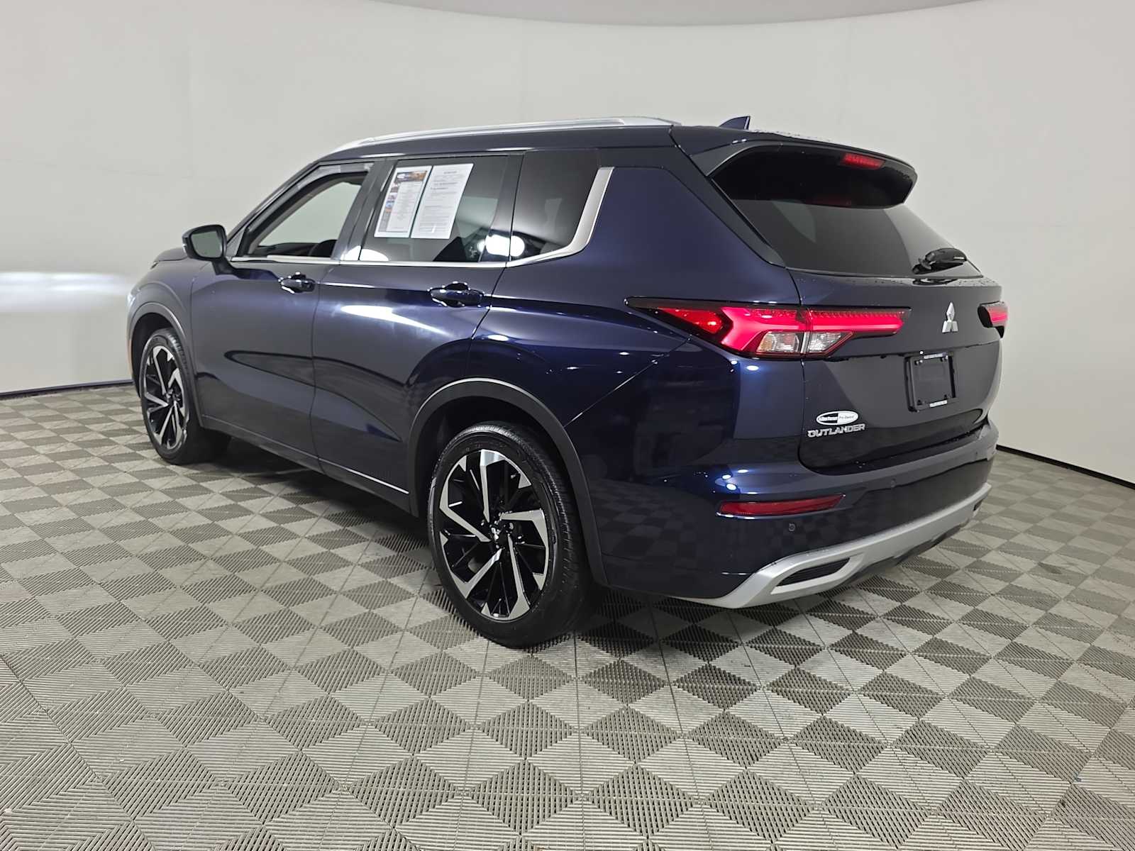 2022 Mitsubishi Outlander SEL photo 4