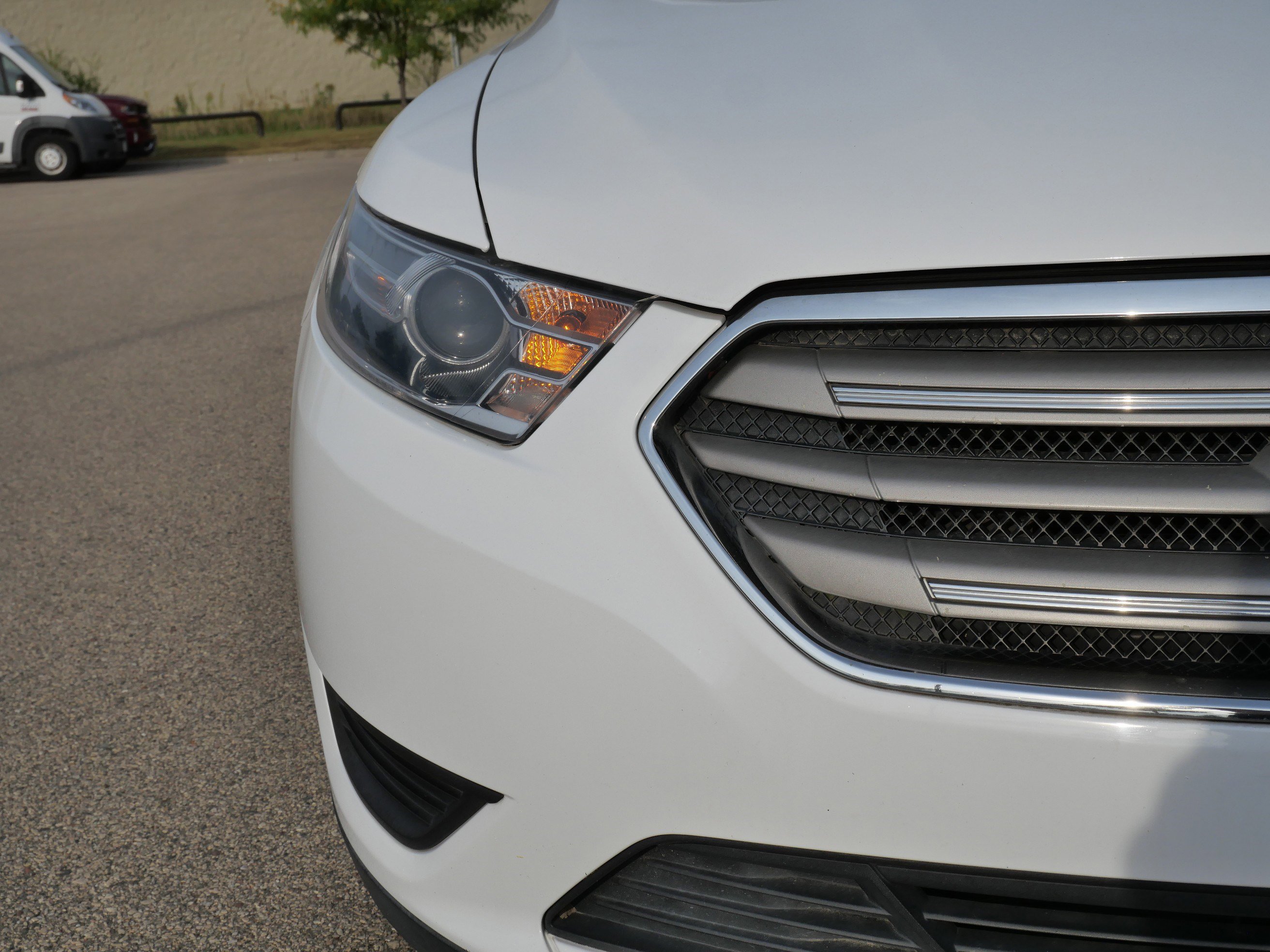 2017 Ford Taurus SE photo 8