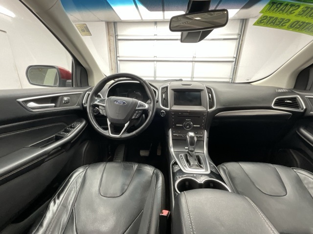 2016 Ford Edge Titanium photo 4