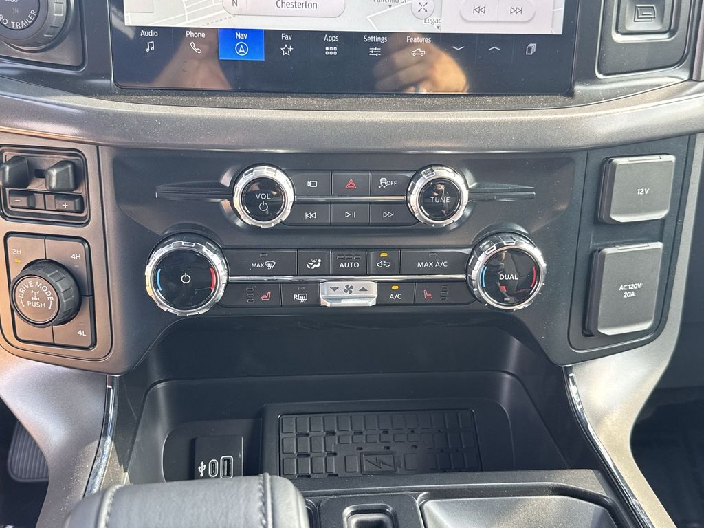2025 Ford F-150 XLT photo 16