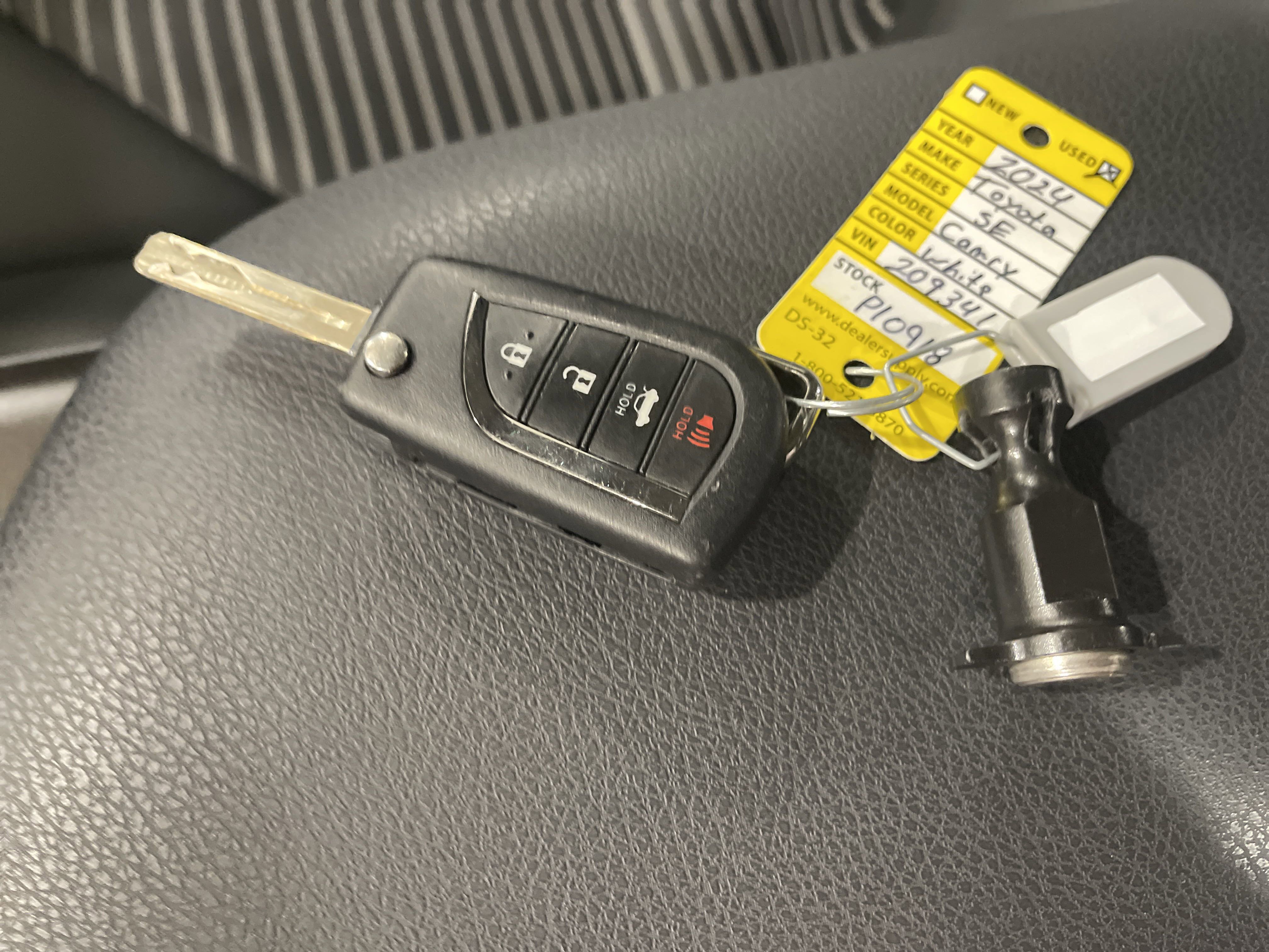 2024 Toyota Camry SE photo 25