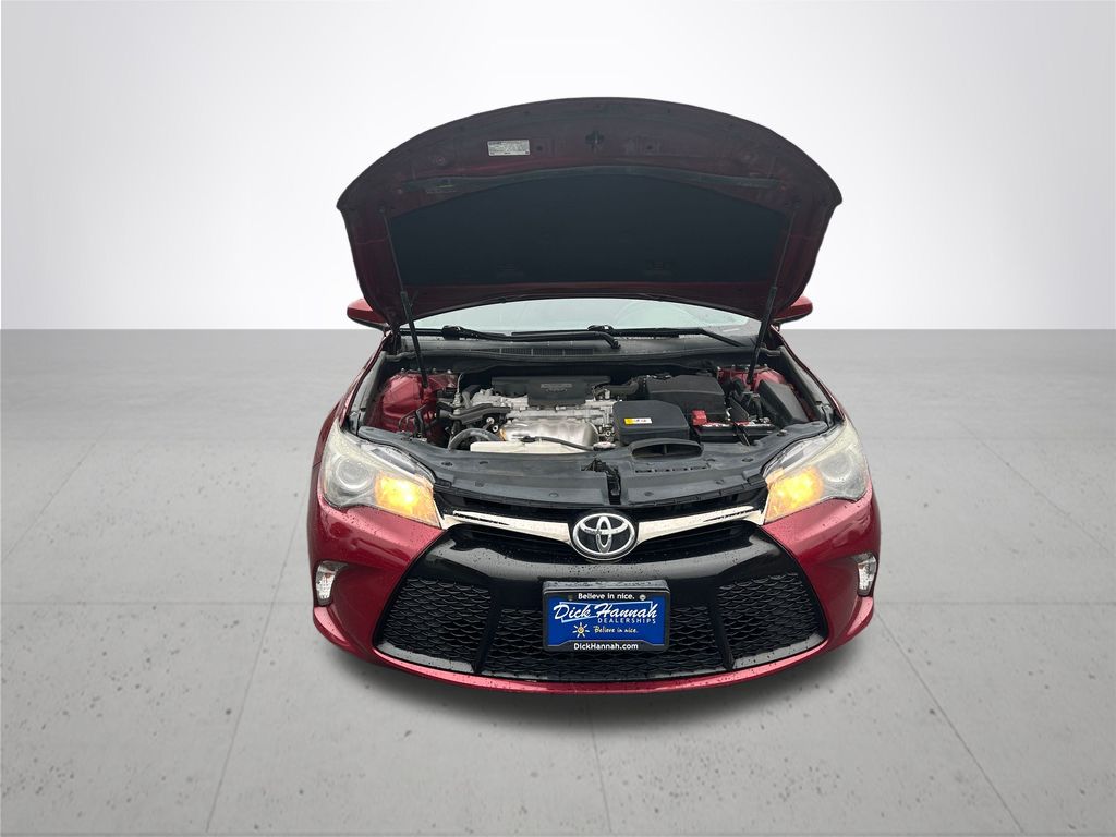 2017 Toyota Camry SE photo 4