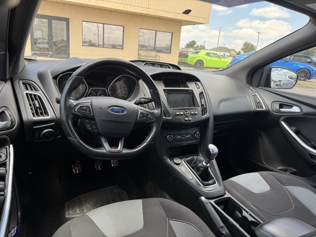 2016 Ford Focus ST photo 3