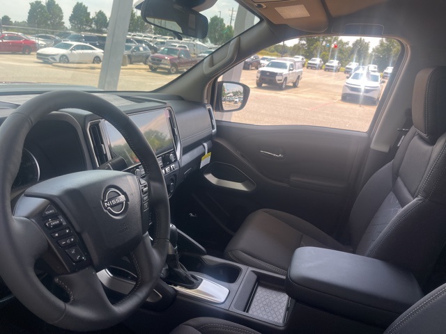 2025 Nissan Frontier Crew Cab SV photo 10