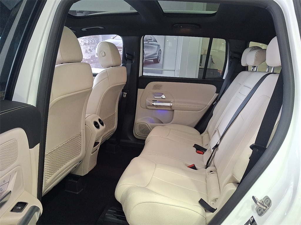 2026 Mercedes Benz GLB 250 4MATIC photo 6