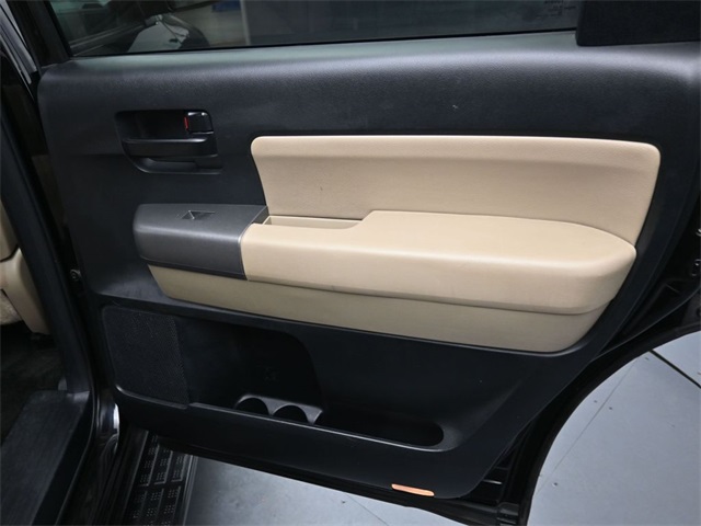 2012 Toyota Sequoia SR5 photo 23
