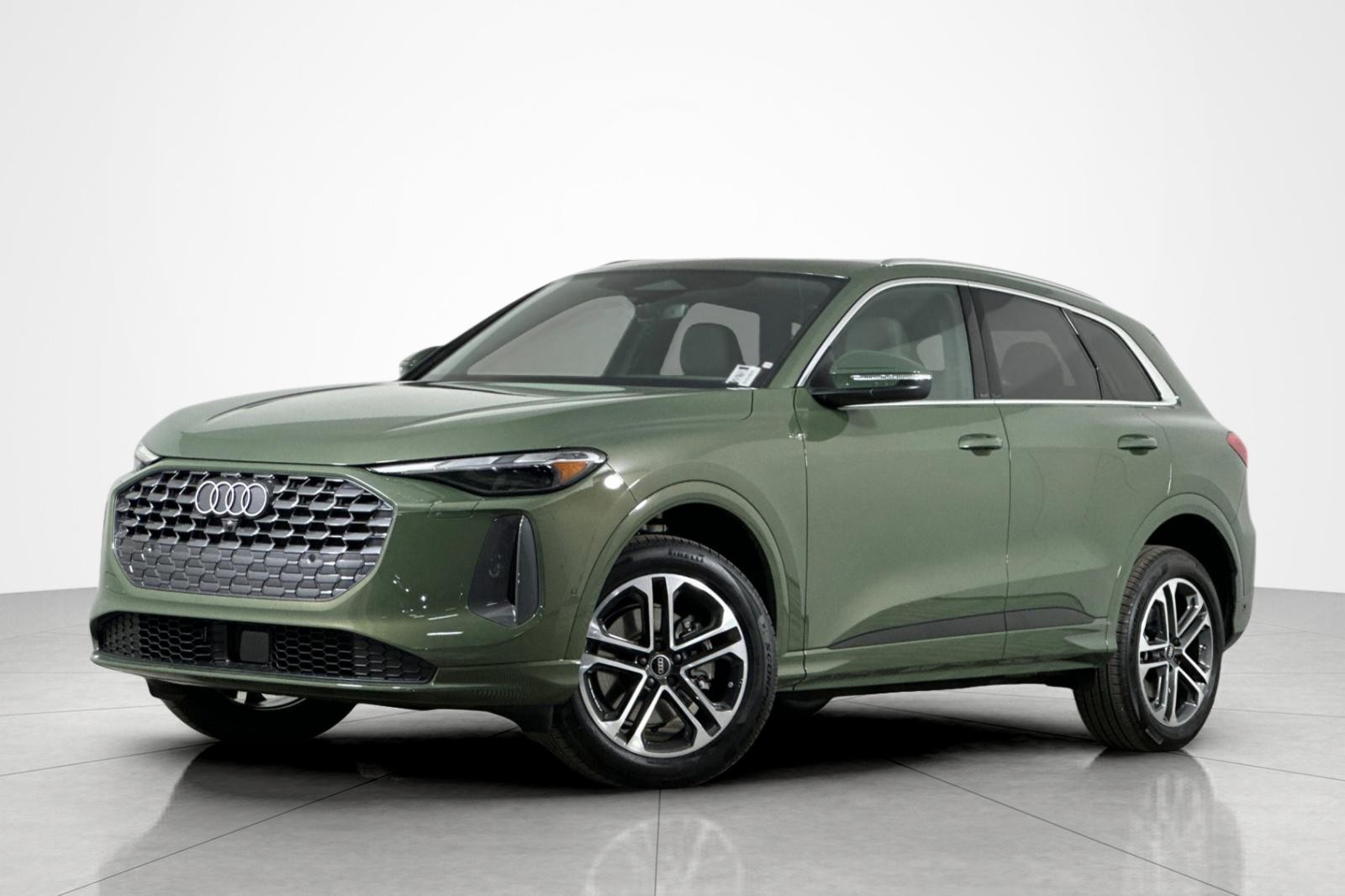 2025 Audi New Q5 Premium's photo