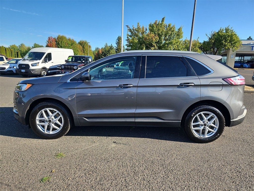 2023 Ford Edge SEL photo 2