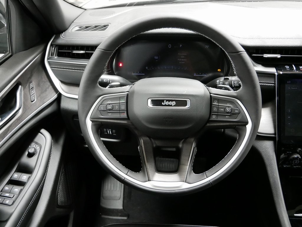 2025 Jeep Grand Cherokee Limited photo 14