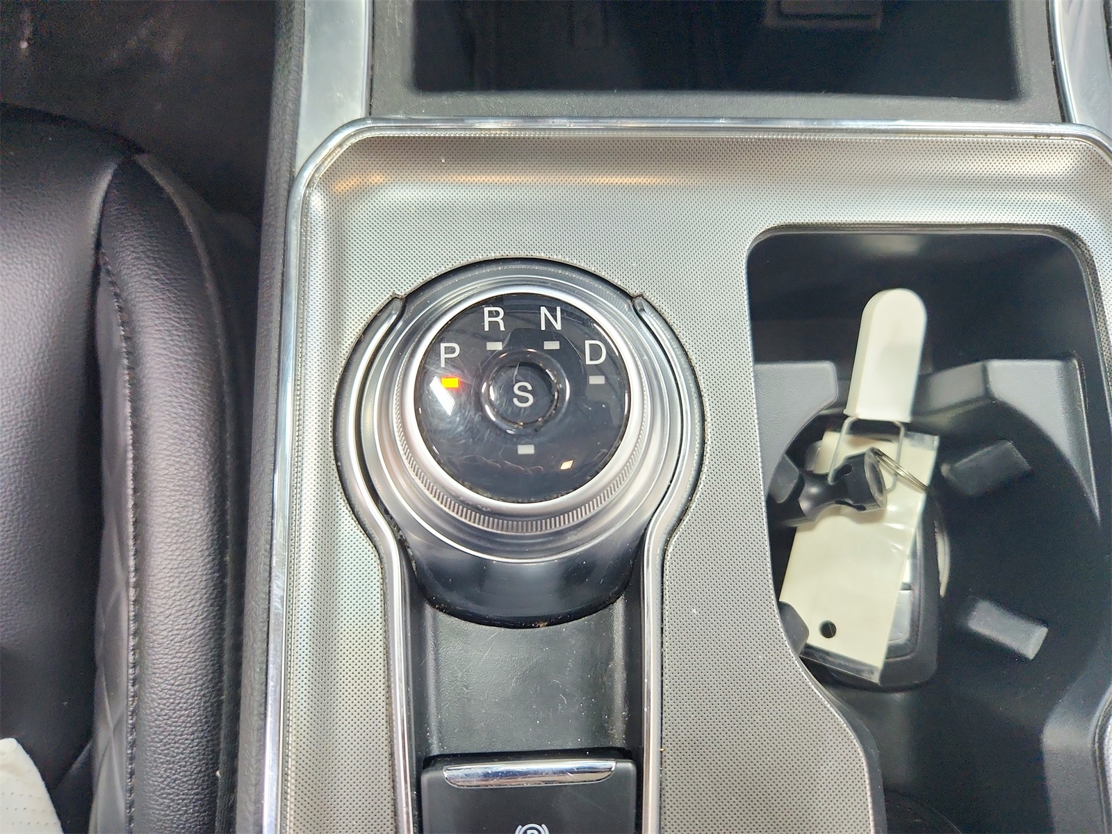 2024 Ford Edge Titanium photo 24