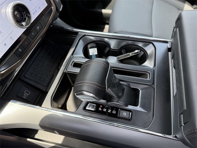 2025 Ford F-150 Lightning Lariat photo 27