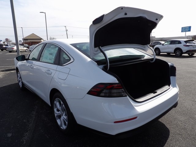 2025 Honda Accord LX photo 9