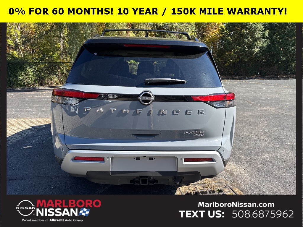 2025 Nissan Pathfinder Platinum photo 4