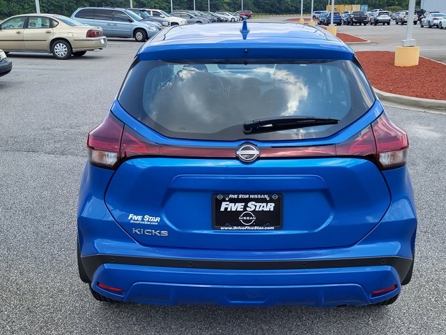 2025 Nissan Kicks Play S photo 3