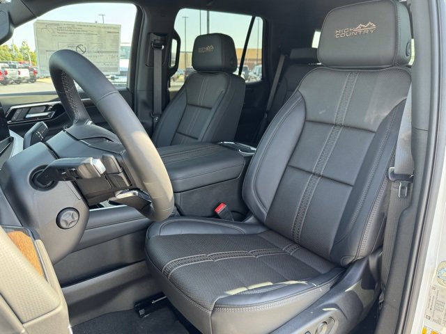 2025 Chevrolet Tahoe High Country photo 15