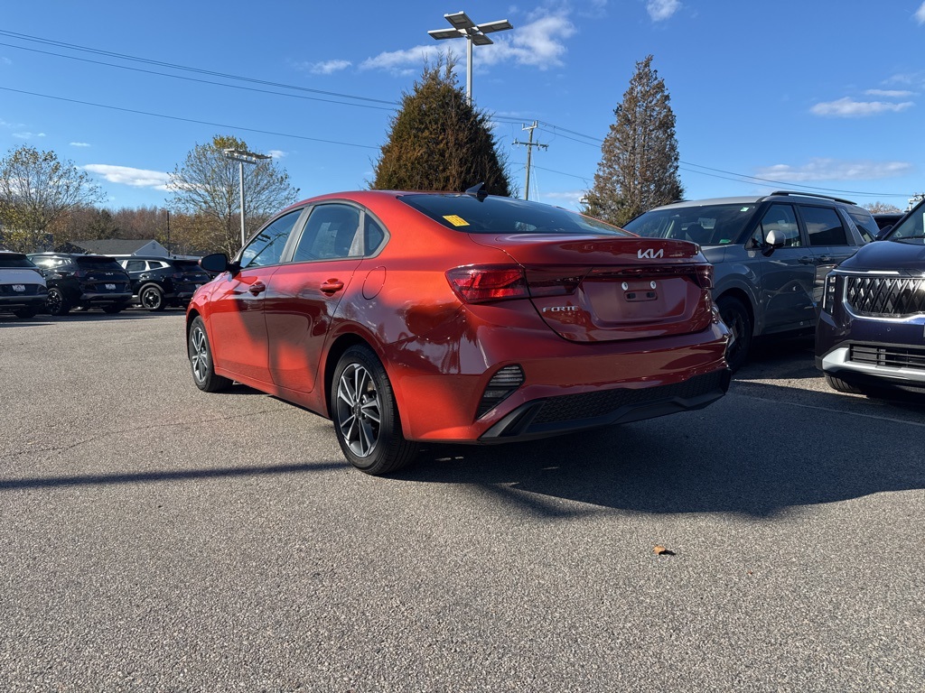 2023 Kia Forte LXS photo 2