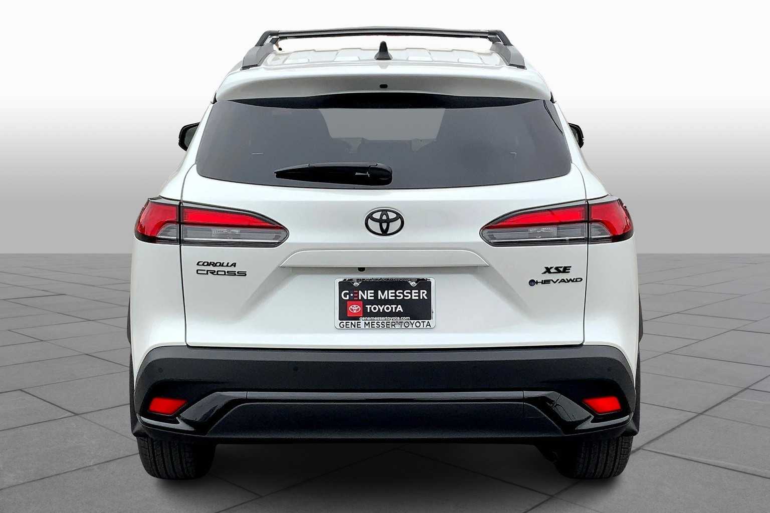 2026 Toyota Corolla Cross Hybrid XSE photo 4