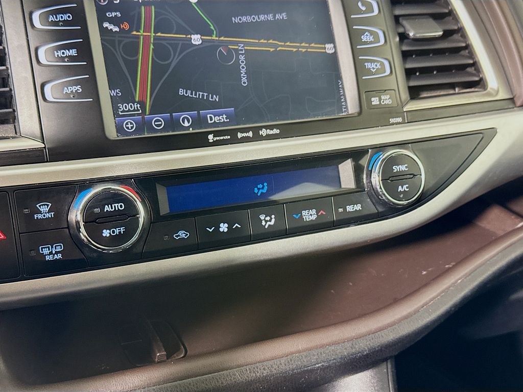 2019 Toyota Highlander XLE photo 20