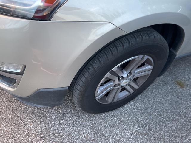 2015 Chevrolet Traverse 2LT photo 4